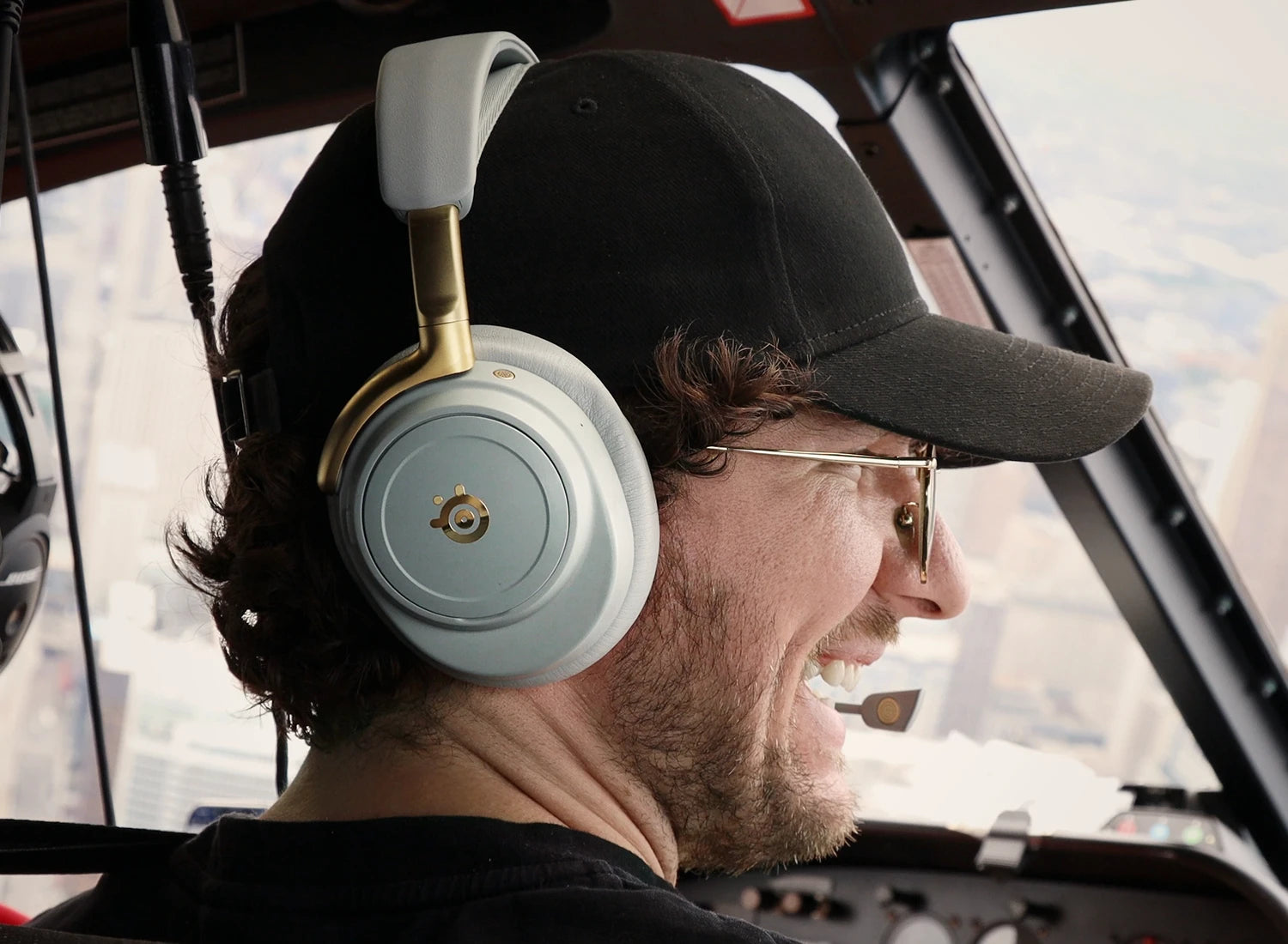 Arctis Nova Elite - Sage Gold