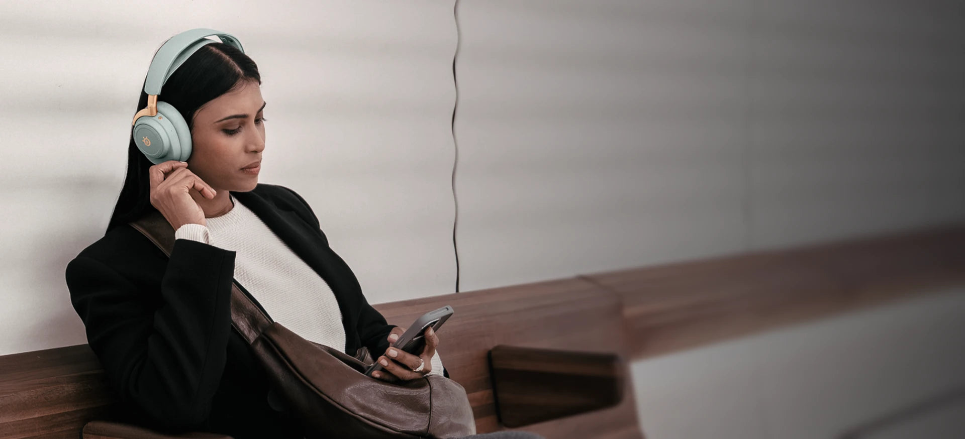 Arctis Nova Elite - Sage Gold