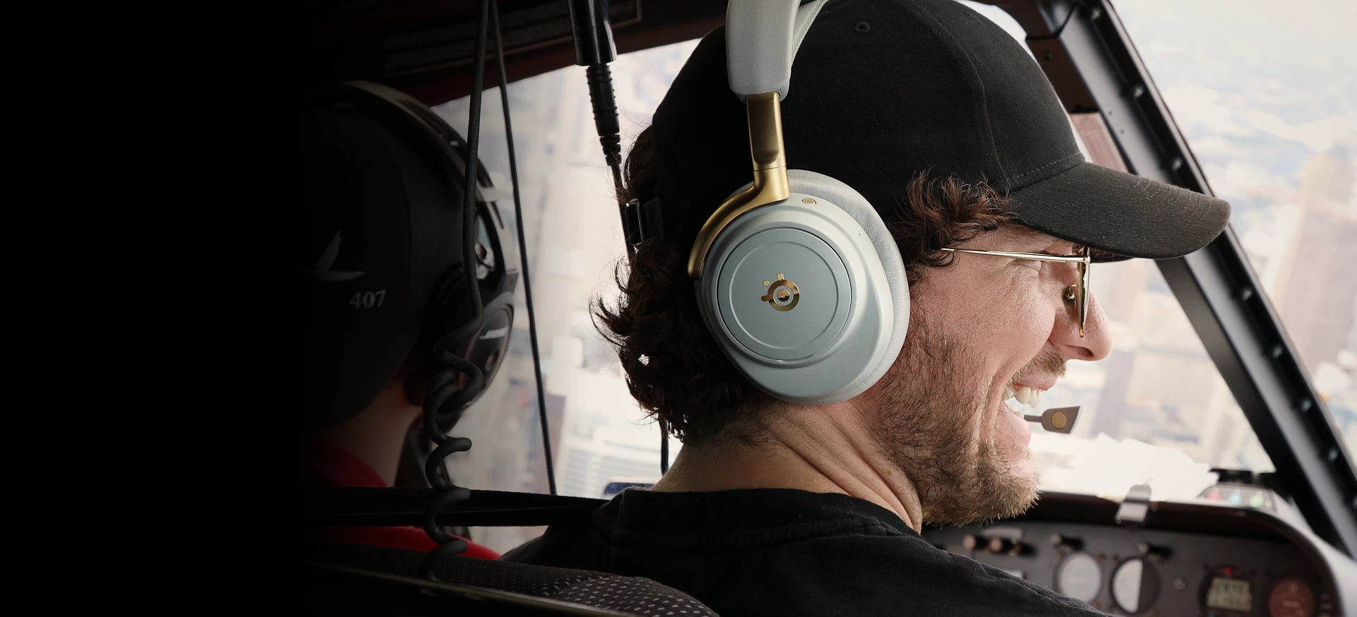 Arctis Nova Elite - Sage Gold