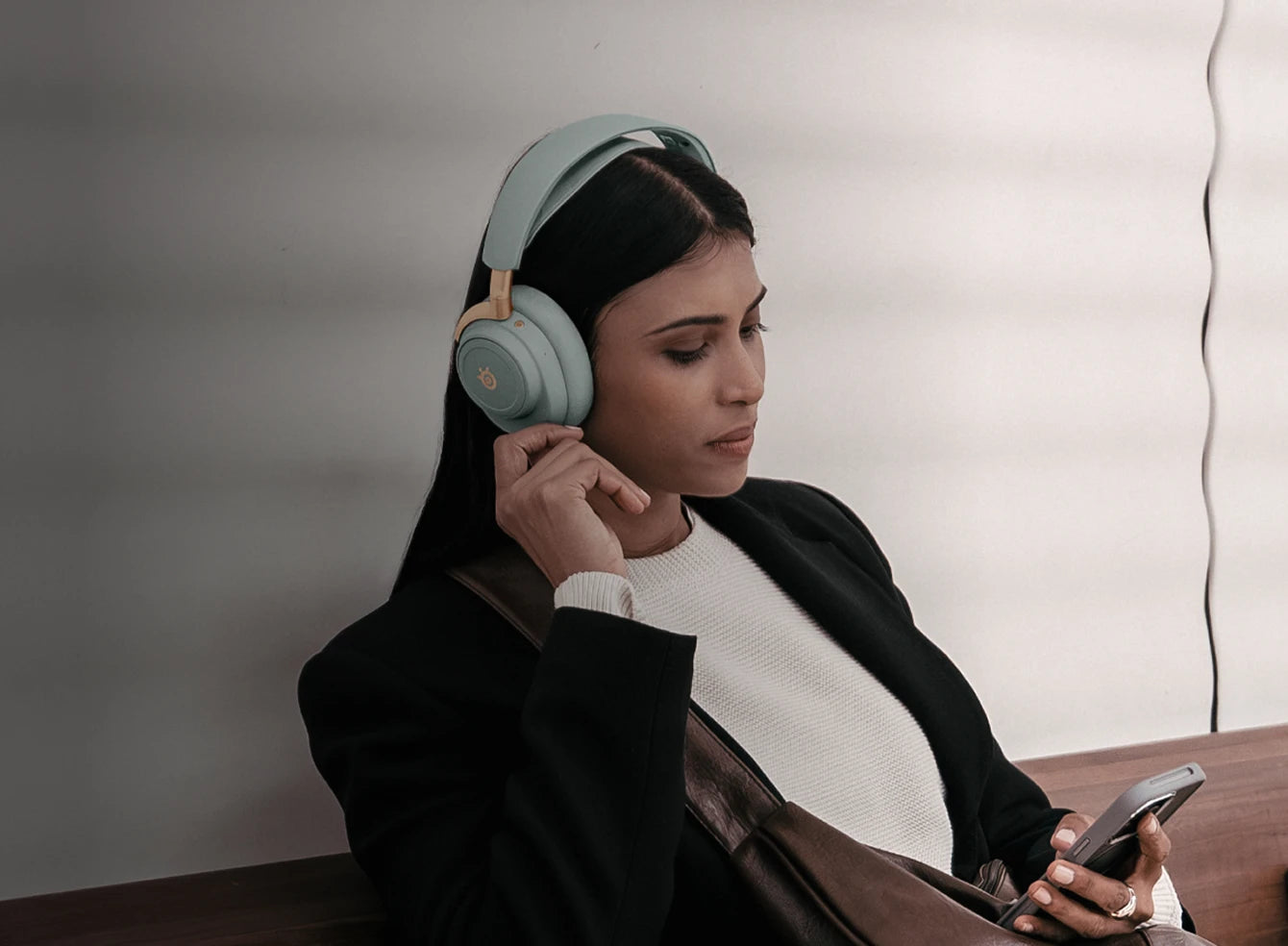 Arctis Nova Elite - Sage Gold